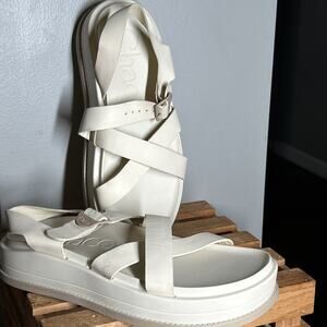 Chaco Townes Midform Leather Sandals Angora Cream JCH109560Z Women’s Size US 10